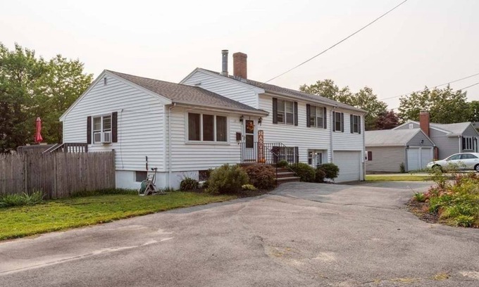 Peabody House | Charming 3-bedroom house in delightful Peabody