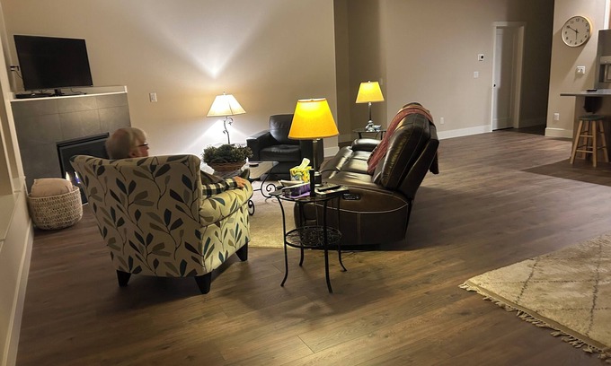 Redmond House | Charming 3-bedroom house in Redmond, Or with WiFi, AC and an RV parking space.