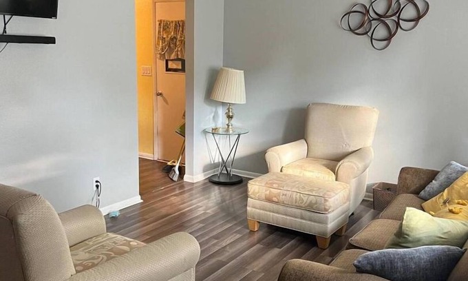 Ames House | Charming 3-bedroom house in wonderful Ames with AC, WiFi