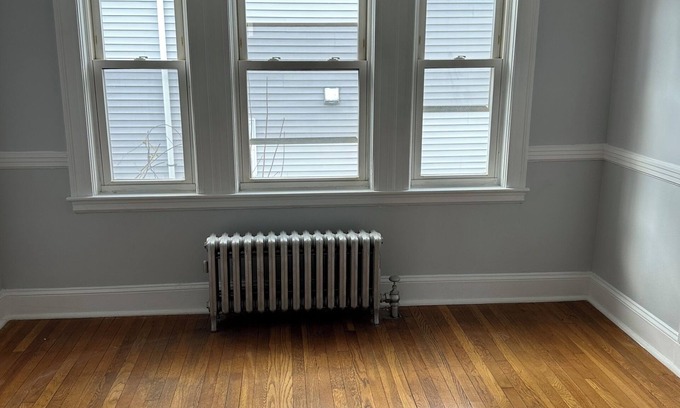 Oak Square House | Charming 3-bedroom house with WiFi and AC in fantastic Boston