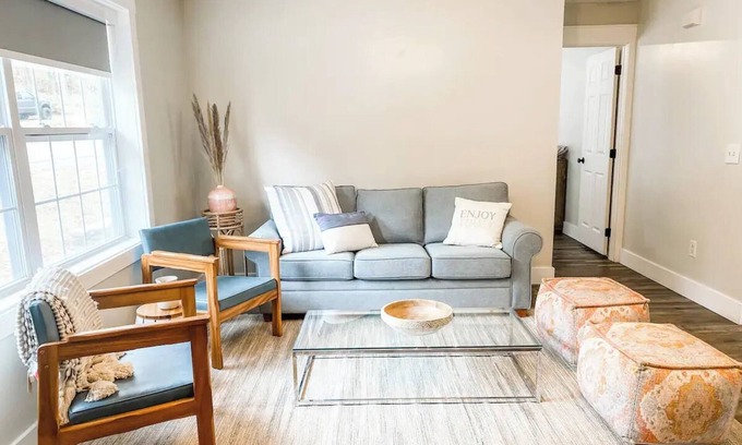 Canton House | Charming 3-bedroom house on a serene creek in delightful Canton