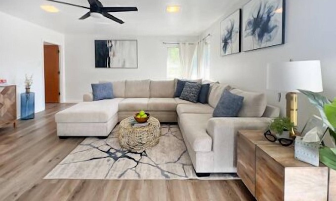 Conway House | Charming 3-bedroom house with AC and WiFi in nice Conway