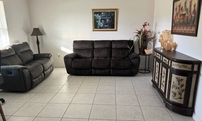 West De Land House | Charming 3-bedroom house with WiFi, AC in peaceful DeLand