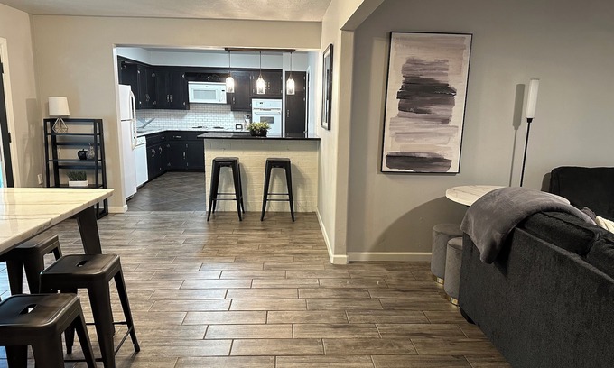 Norman House | Charming 3-bedroom house with AC and WiFi in tranquil Norman