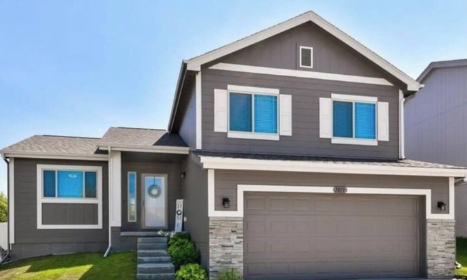 North Central Omaha House | Charming 3-bedroom house in beautiful Omaha with WiFi, AC