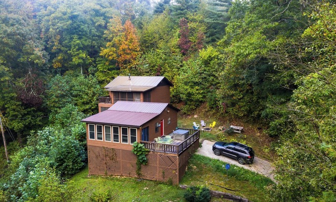 Topton House | Charming 3-bedroom house with AC and WiFi in Topton near Nantahala Forest