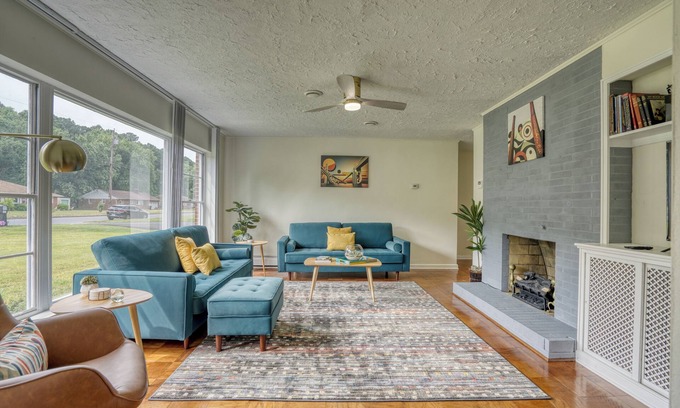 Cambridge House | Charming 3-bedroom Midcentury modern home, retro vibe and stylish furnishings.