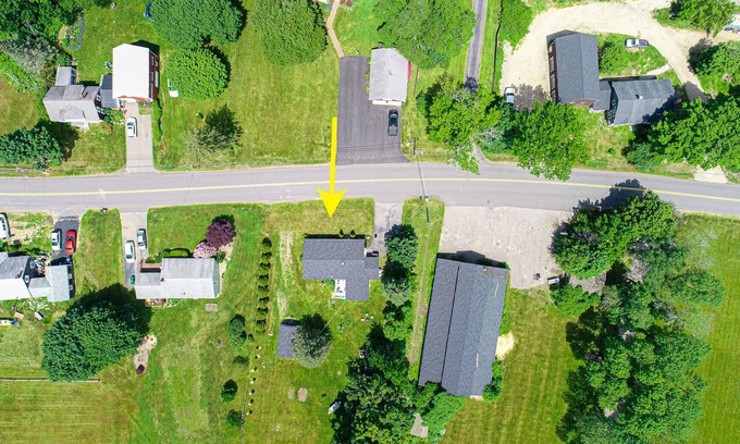 York House | Charming 3-bedroom ranch. Country location.