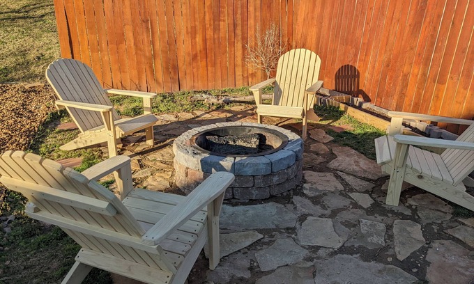 Jackson House | Charming 3-Bedroom Retreat with Fenced Yard & Fire Pit in North Jackson