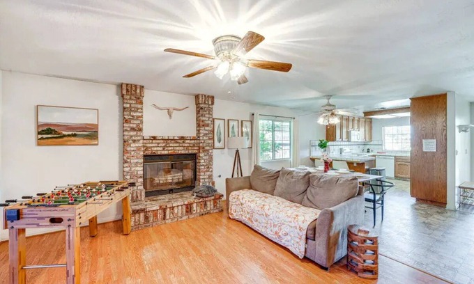 Bakersfield House | Charming 3-bedroom house in beautiful Bakersfield