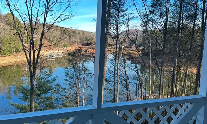 Blairsville Cabin | Charming 3 Bedroom 2 Bath Cabin in Blairsville/North Georgia Mountains