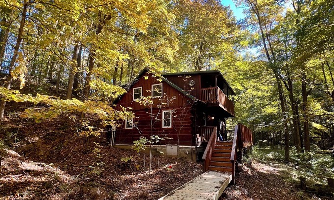 Bloomington Cabin | Charming 3-bedroom cabin near Indiana University!