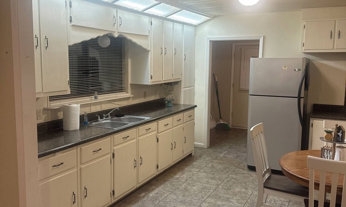 Fort Sumner House | Charming 3-bedroom house with AC and WiFi in quaint Fort Sumner