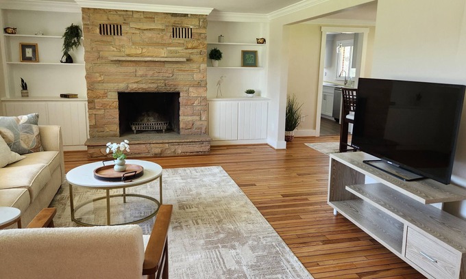 Grand Island House | Charming 3-bedroom ranch with a covered back patio, in peaceful Grand Island