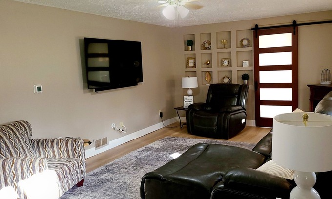 Hammondsport House | Charming 3-bedroom house on Waneta Lake, central to all Finger lakes