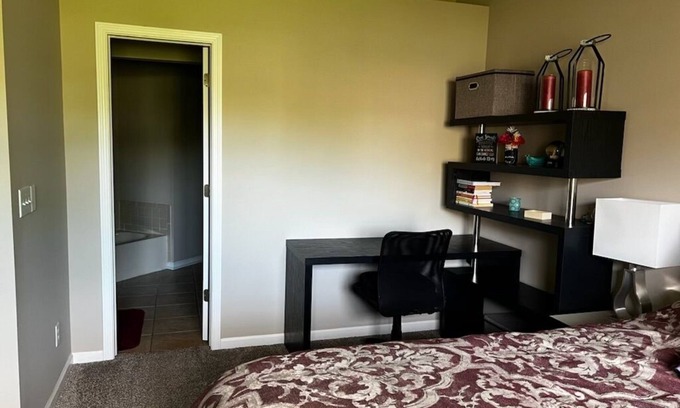 Indianapolis House | Charming 3-bedroom house with AC and WiFi in lovely Indianapolis