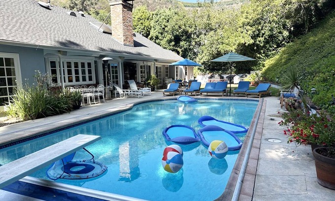 Bel Air House | Charming 3 Bedroom, 4 Bath Home in Bel Air, Los Angeles, With Pool - Near UCLA