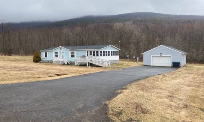 Prattsville House | Charming 3-bedroom mobile home with AC, WiFi in peaceful Prattsville
