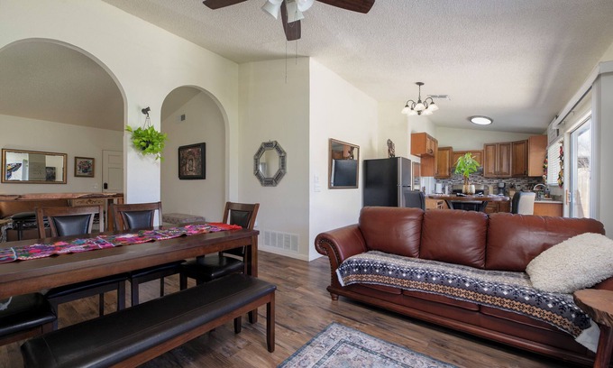 North San Antonio - SAT House | Charming 3-bedroom house in NE San Antonio, Close to the Airport
