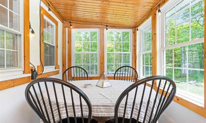 Saugerties House | Charming 3 bedroom, 2 bathroom Catskills cottage
