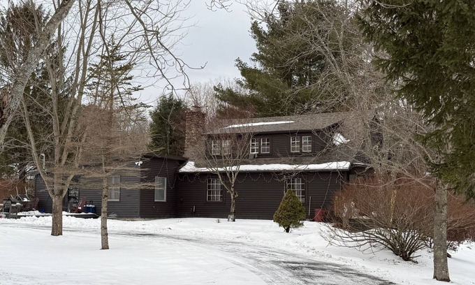 Stephentown Cabin | Charming 3-bedroom Cabin for nature lovers