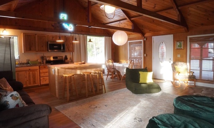 Twain Harte Cabin | Charming 3-bedroom cabin in Twain Harte LAKE MEMBERSHIP with AC, WiFi