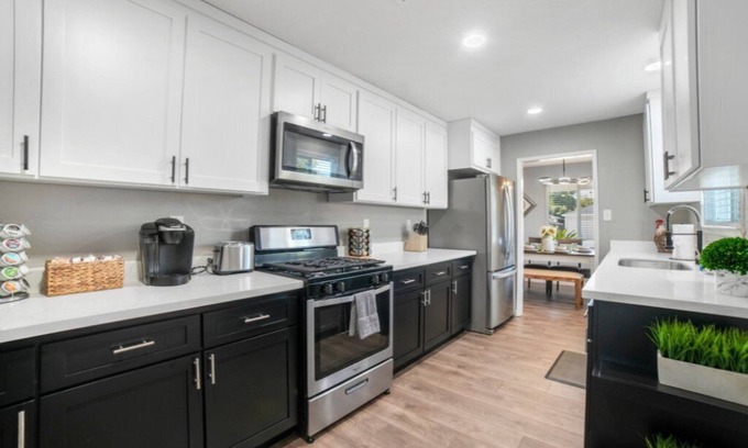 Stockton House | Charming 3-bedroom w/Big Yard + Hot Tub + Garage Parking