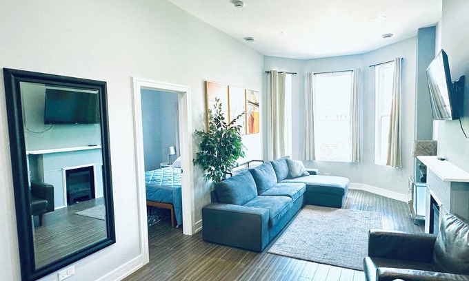 Tri-Taylor Bed & Breakfast | Charming 3 bedrooms Apartment at the Medical District
