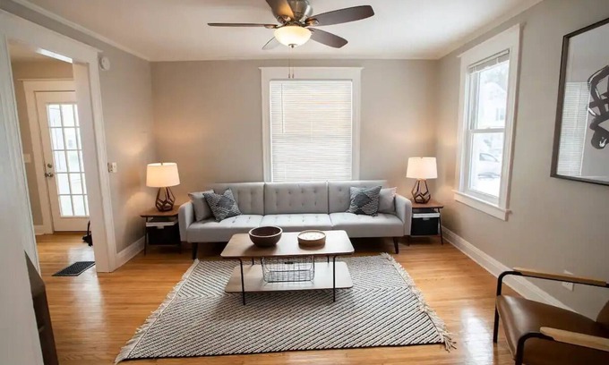 Brighton House | Charming 3 BR N Winton Village House