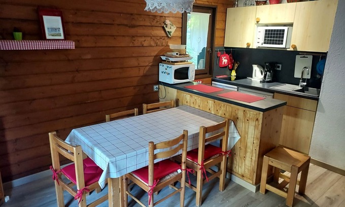 Chatel Apartment | Charming 3-Room Duplex for 6 in Châtel with Balcony, Parking, and Ski Storage