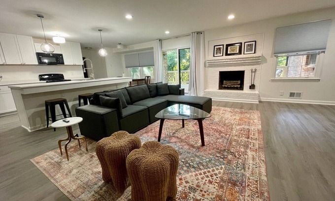 Lithonia House | Charming 3BD/2BA Home in Tranquil Neighborhood 20 mins from Airport and Downtown