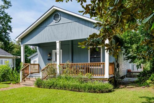 Lafayette Apartment | Charming 3BR Historic Home on Mardi Gras Route