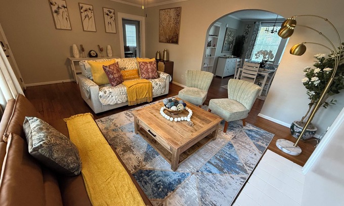 Valdosta House | Charming 3BR Minutes to Moody AFB, Downtown & VSU
