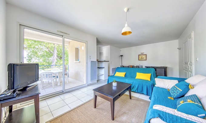 Soulac-sur-Mer Apartment | Charming 4-6 pers house with pool, terrace, and beaches 1.2 km away in Soulac-sur-Mer