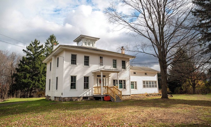 Naples Other | Charming 4-bed Farmhouse. Minutes to Bristol Mountain, Finger Lakes, Wineries.