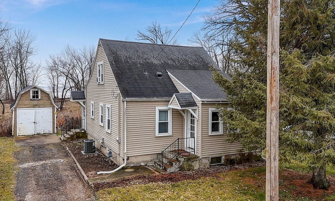 Lake Koshkonong House | Charming 4-bedroom bungalow in lovely Fort Atkinson near Lake