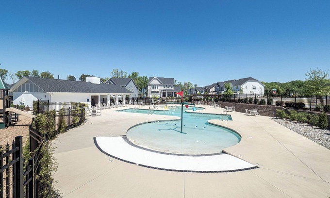 Apex House | Charming 4-Bedroom Family Home