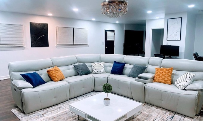 Belleville House | Charming 4-bedroom house in delightful Belleville with AC, WiFi