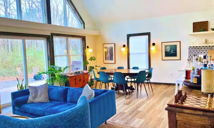 Jim Thorpe House | Charming 4-bedroom house with Hot Tub - Playset - Firepit - Lake beach
