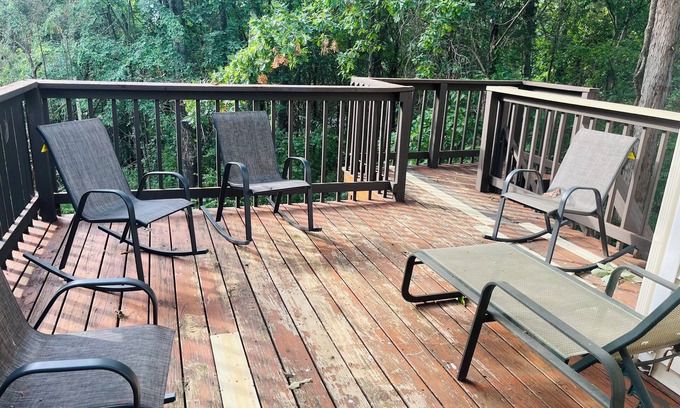 Antioch House | Charming 4-bedroom house in cool Nashville with WiFi, AC