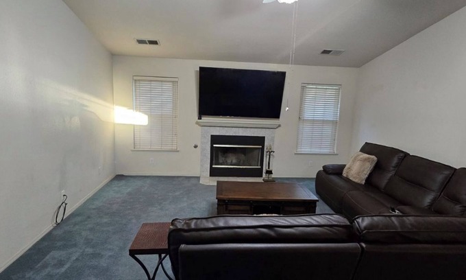 Merced House | Charming 4-bedroom house with all commodities available in Merced.