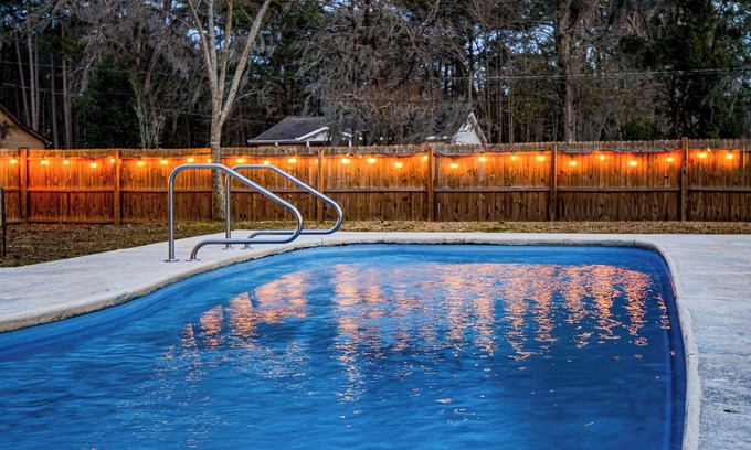 Pooler House | Charming 4-bedroom house with Private Pool near Savannah