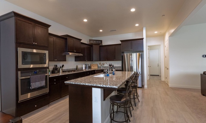 Clovis House | Charming 4BR, 2.5BA Clovis Getaway - Tranquil Retreat!nnnnnnnnnnnn