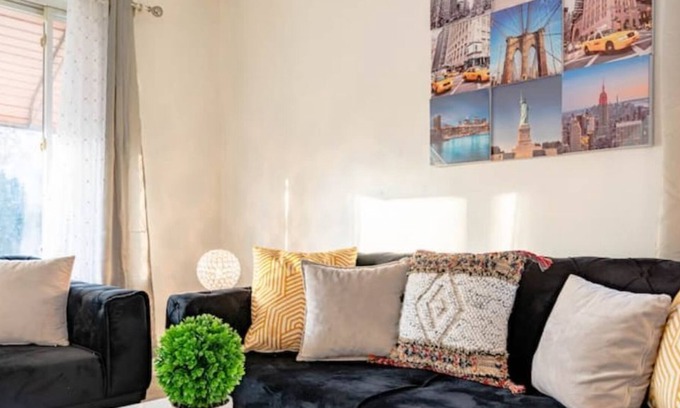 Detroit House | charming 4QBD Abode, Near everything!