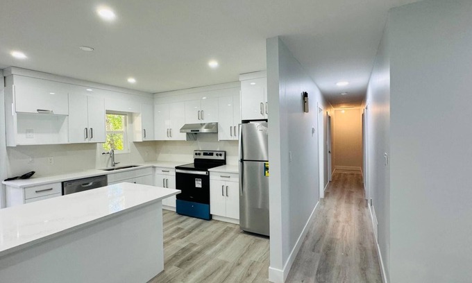 Langley Other | Charming 5-bedroom house in Langley Township with WiFi, AC