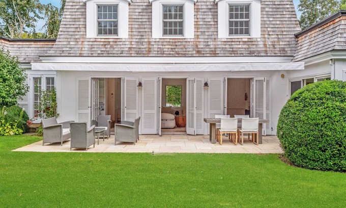 Village of East Hampton House | Charming 5-bedroom home. AC and WiFi,swimming pool. walk to town and beach
