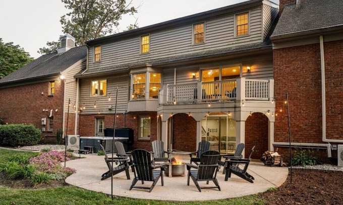 New Holland Other | Charming 5-bedroom Home in welcoming Lancaster County, Hot Tub