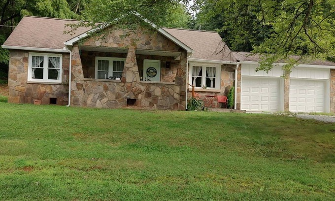 Franklin Other | Charming 5-bedroom vintage farmhouse in beautiful Franklin, NC.