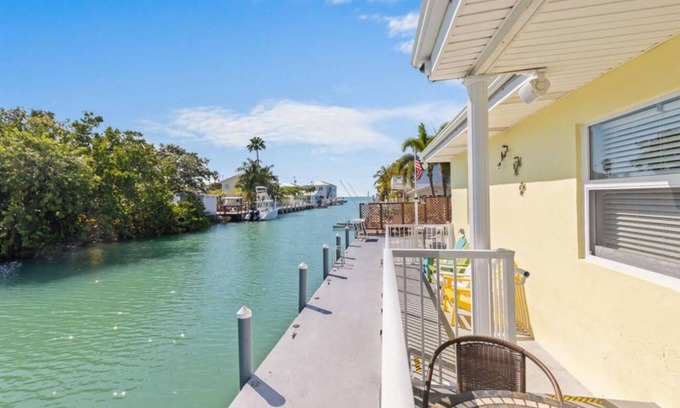 Marathon House | Charming 55' Waterfront Paradise, Fishers Dream, Bring Your Boat & Enjoy.