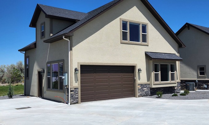 Twin Falls County Apartment | Charming 825 square foot Studio Loft apartment in Kimberly with WiFi, AC